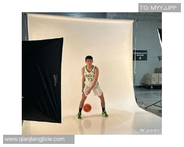 俄勒冈主场热情洋溢林葳球迷与同曦球迷齐聚一堂 俄勒冈主场热情洋溢林葳球迷与同曦球迷齐聚一堂