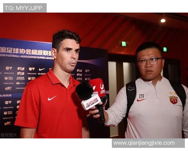 瓦科亲自为克雷桑剪胡子社媒晒照引发球迷热议 瓦科亲自为克雷桑剪胡子社媒晒照引发球迷热议