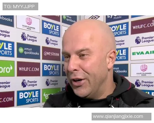 斯洛特谈萨拉赫替补决定强调球队深厚的球员储备与竞争力 斯洛特谈萨拉赫替补决定强调球队深厚的球员储备与竞争力