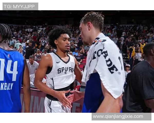 今年新秀防守表现亮眼克尼佩尔领衔投篮命中率榜哈珀弗拉格紧随其后 今年新秀防守表现亮眼克尼佩尔领衔投篮命中率榜哈珀弗拉格紧随其后