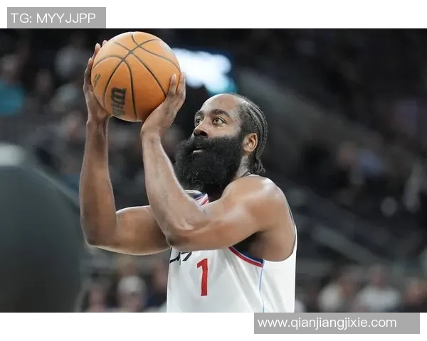 哈登三分火力全开半场独得26分快船领先太阳16分小卡与狄龙合力贡献28分