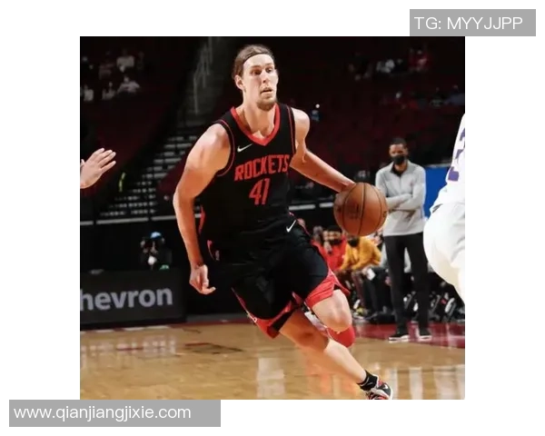 奥利尼克替补表现出色19分钟贡献10分5板3助2断正负值高达15 奥利尼克替补表现出色19分钟贡献10分5板3助2断正负值高达15