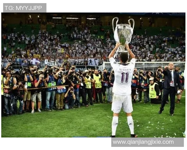 拜仁慕尼黑向于帕开出2000万欧年薪皇马巴黎拒绝匹配此报价 拜仁慕尼黑向于帕开出2000万欧年薪皇马巴黎拒绝匹配此报价