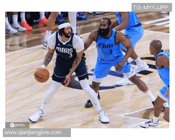 快船防守漏洞显著三分球频频失守背后的必然原因分析