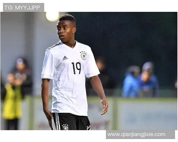 穆科科在丹麦遭遇困境多特名宿呼吁给予更多信任与支持 穆科科在丹麦遭遇困境多特名宿呼吁给予更多信任与支持