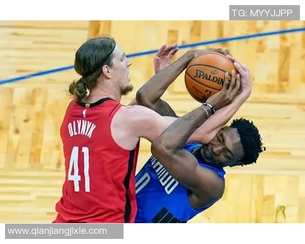 克尼佩尔表现出色4号秀16投9中砍下全队最高24分并贡献5个前场篮板