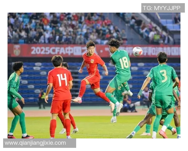 U16国足角球混战进球被判无效裁判未响哨引发争议