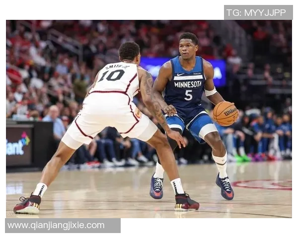 外线火力全开爱德华兹三节狂砍37分三分球命中率高达583