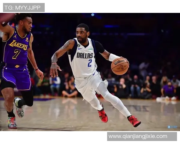 美记报道欧文与独行侠有意续约但球队表现不佳前景未卜 美记报道欧文与独行侠有意续约但球队表现不佳前景未卜